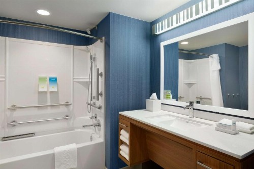 Home2 Suites By Hilton Glendale Westgate - image 12
