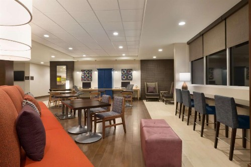 Home2 Suites By Hilton Glendale Westgate - image 6