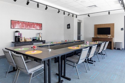 Aloft Glendale at Westgate - image 16