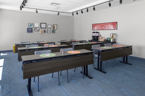 Aloft Glendale at Westgate - image 18