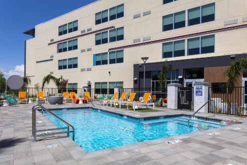 Aloft Glendale at Westgate - image 19