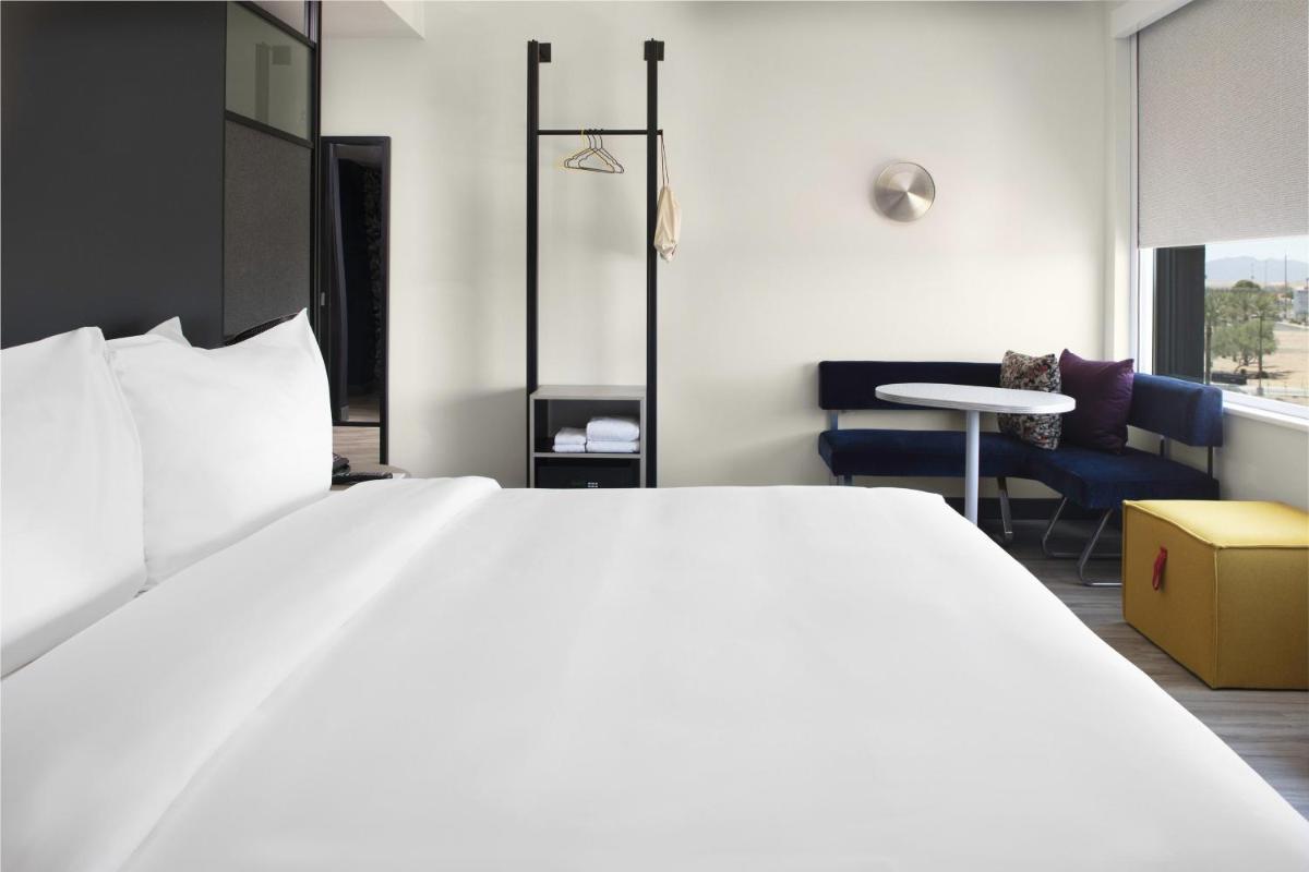 Aloft Glendale at Westgate - image 3