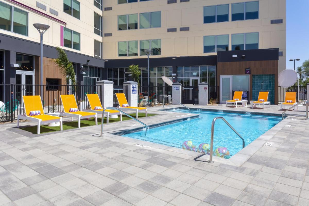 Aloft Glendale at Westgate - image 4