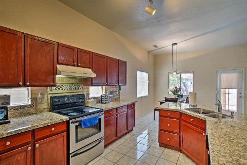 Cozy Glendale Abode with Patio Golf Shop and Hike! - image 8