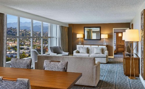 Hilton Los Angeles North-Glendale & Executive Meeting Center - image 13