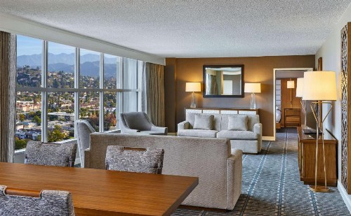 Hilton Los Angeles North-Glendale & Executive Meeting Center - image 4