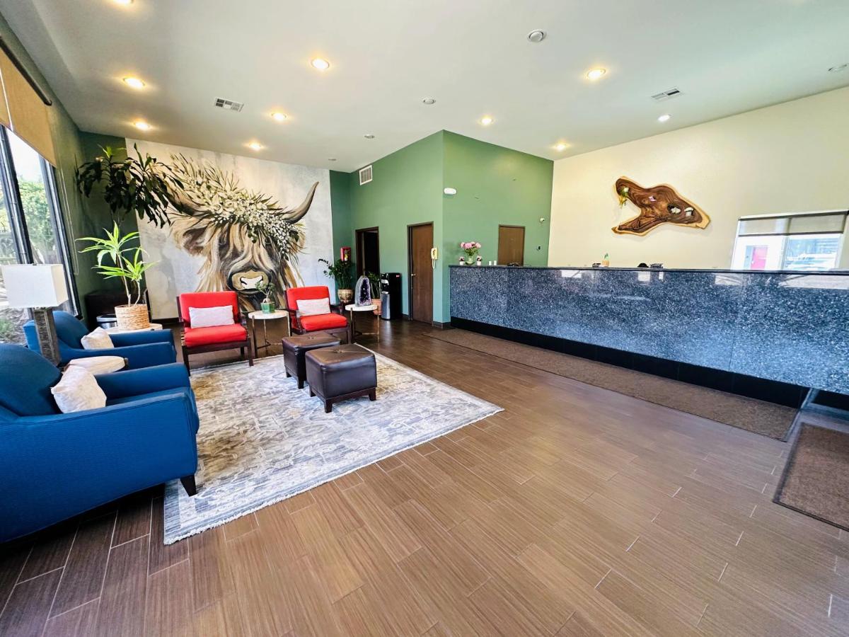 Comfort Inn Near Old Town Pasadena in Eagle Rock CA - main image