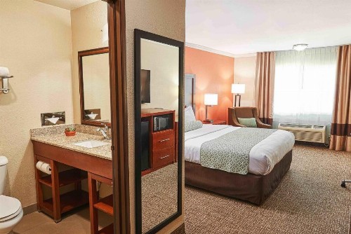 Comfort Inn Near Old Town Pasadena in Eagle Rock CA - image 12