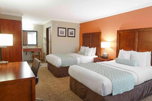 Comfort Inn Near Old Town Pasadena in Eagle Rock CA - image 16