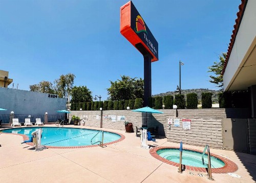 Comfort Inn Near Old Town Pasadena in Eagle Rock CA - image 30