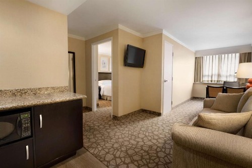 Embassy Suites Los Angeles Glendale - image 17