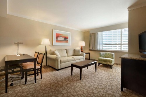 Embassy Suites Los Angeles Glendale - image 18