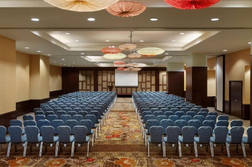 Embassy Suites Los Angeles Glendale - image 31