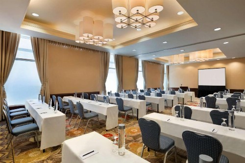 Embassy Suites Los Angeles Glendale - image 33