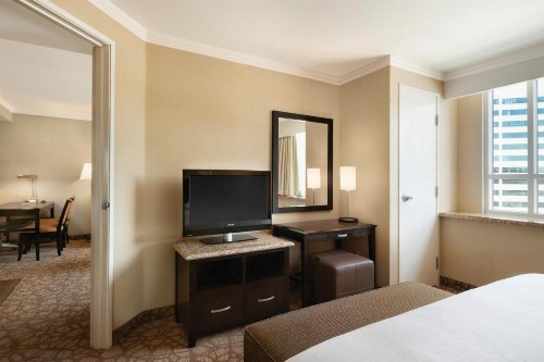 Embassy Suites Los Angeles Glendale - image 39