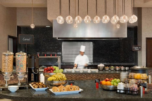 Embassy Suites Los Angeles Glendale - image 9