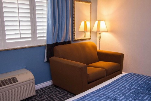 Regency Inn in Los Angeles - image 23
