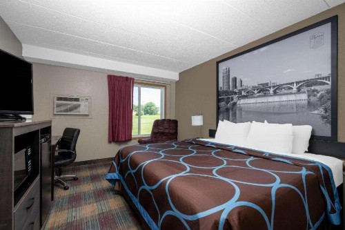 Super 8 by Wyndham Glenwood - image 23