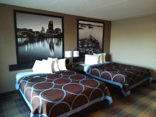 Super 8 by Wyndham Glenwood - image 30