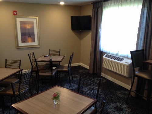 GrandStay Hotel & Suites - Glenwood - image 26