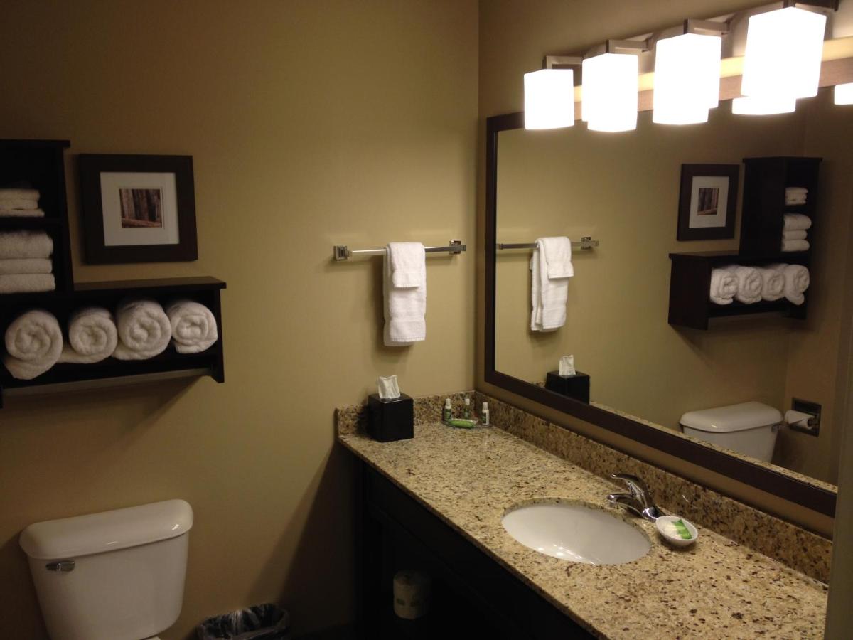 GrandStay Hotel & Suites - Glenwood - image 7