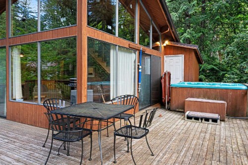 Rustic River Paradise - 1 Bed 2 Bath Vacation home in Baring - image 2