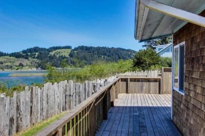 Harbor View Cottages - image 8