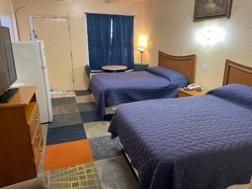 Relax Inn Goldthwaite - image 8
