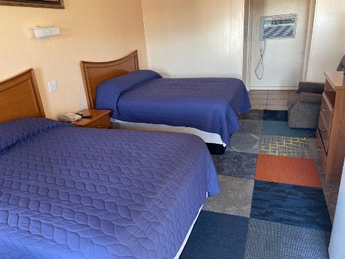 Relax Inn Goldthwaite - image 9