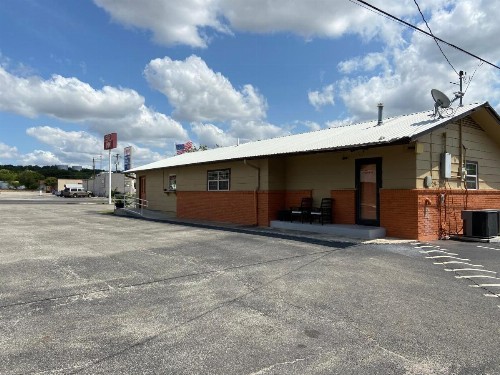Redbud Inn - image 15