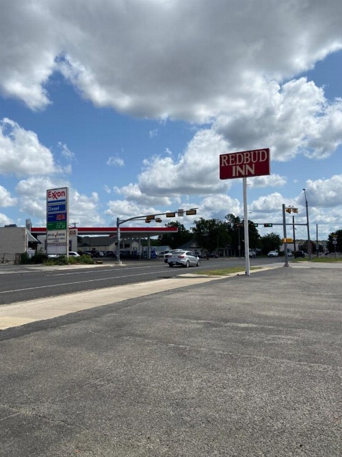 Redbud Inn - image 20