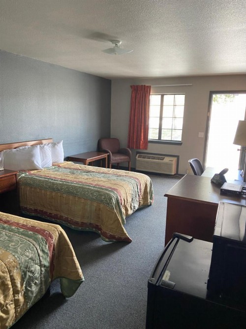 Redbud Inn - image 25