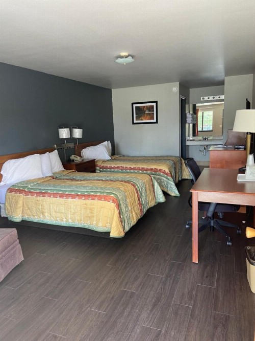 Redbud Inn - image 28