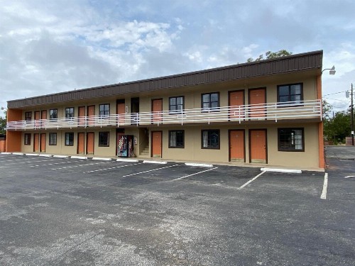 Redbud Inn - image 31