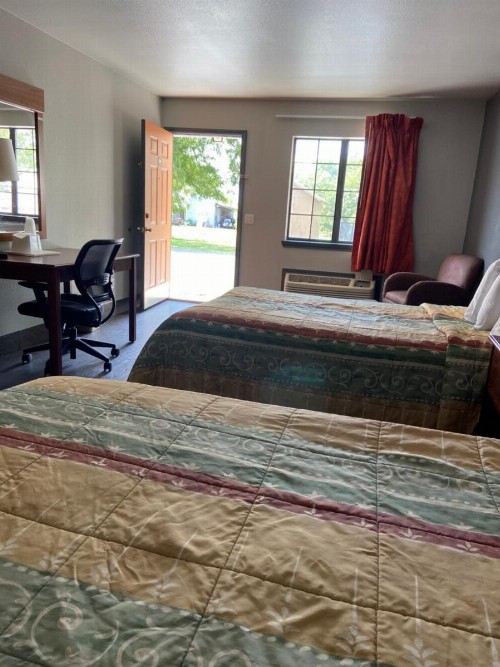 Redbud Inn - image 32