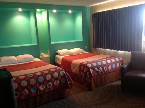 Super 8 by Wyndham Santa Barbara/Goleta - image 2