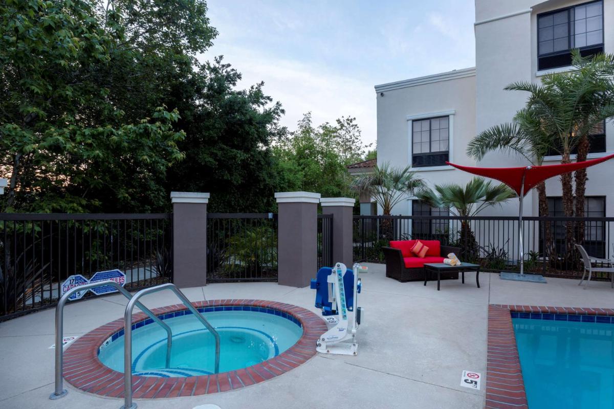 Hampton Inn Santa Barbara/Goleta - image 5