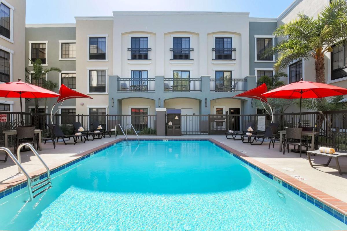 Hampton Inn Santa Barbara/Goleta - image 6