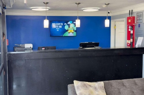 Days Inn by Wyndham Gonzales - image 13