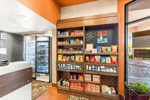 Hampton Inn & Suites Phoenix-Goodyear - image 16