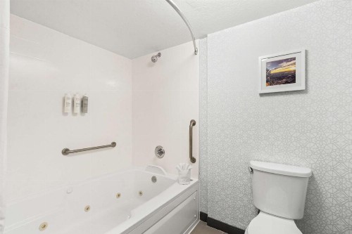 Hampton Inn & Suites Phoenix-Goodyear - image 28