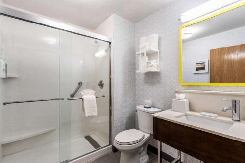 Hampton Inn & Suites Phoenix-Goodyear - image 34