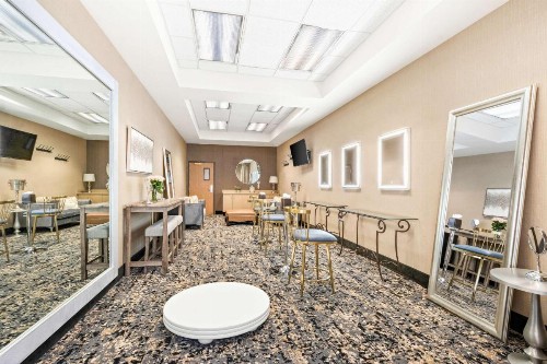 Hampton Inn & Suites Phoenix-Goodyear - image 37