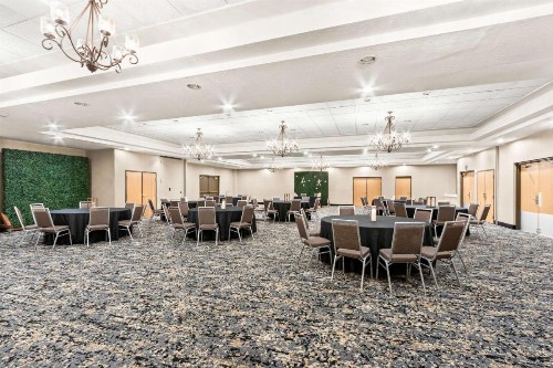 Hampton Inn & Suites Phoenix-Goodyear - image 39