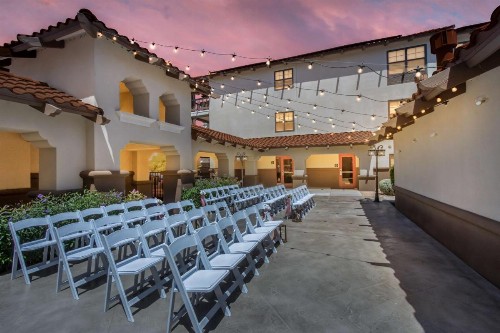 Hampton Inn & Suites Phoenix-Goodyear - image 4