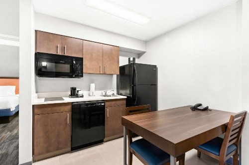 Hampton Inn & Suites Phoenix-Goodyear - image 46