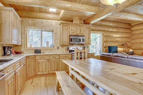 Skiing Bear Chalet - image 8