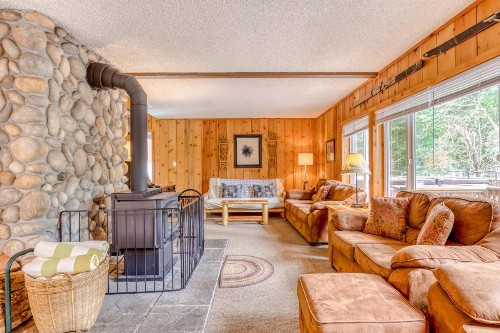 Mt Hood Chalet Vacation Rental - image 2