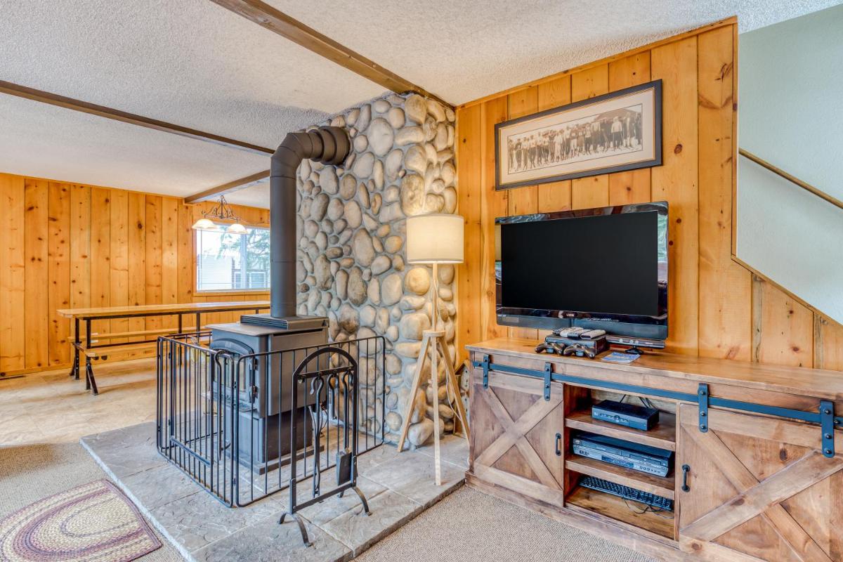 Mt Hood Chalet Vacation Rental - image 6