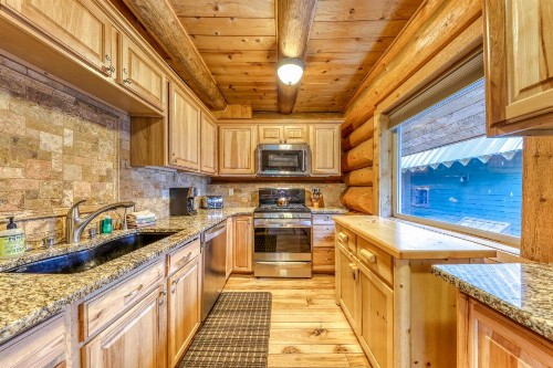Big Bear Cabin - image 6